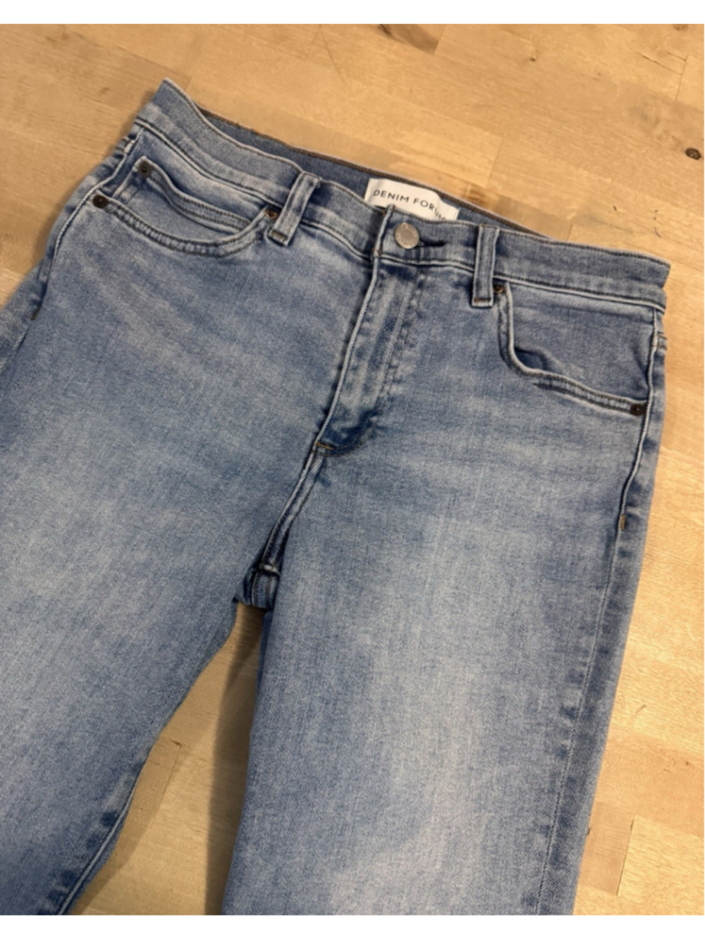 Aritzia Denim Forum The Donna mid Rise Flare Jeans Light Wash Size 30L Sz 29 - Picture 4 of 15